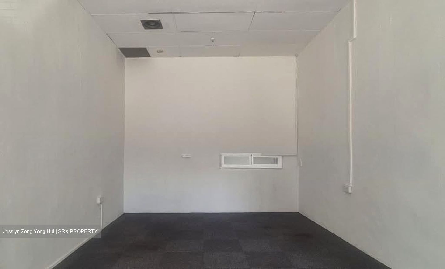 Roxy Square (D15), Retail #588078081